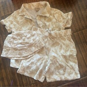 BearPaw Cream and Tan Leaf Print Apparel 3 piece set